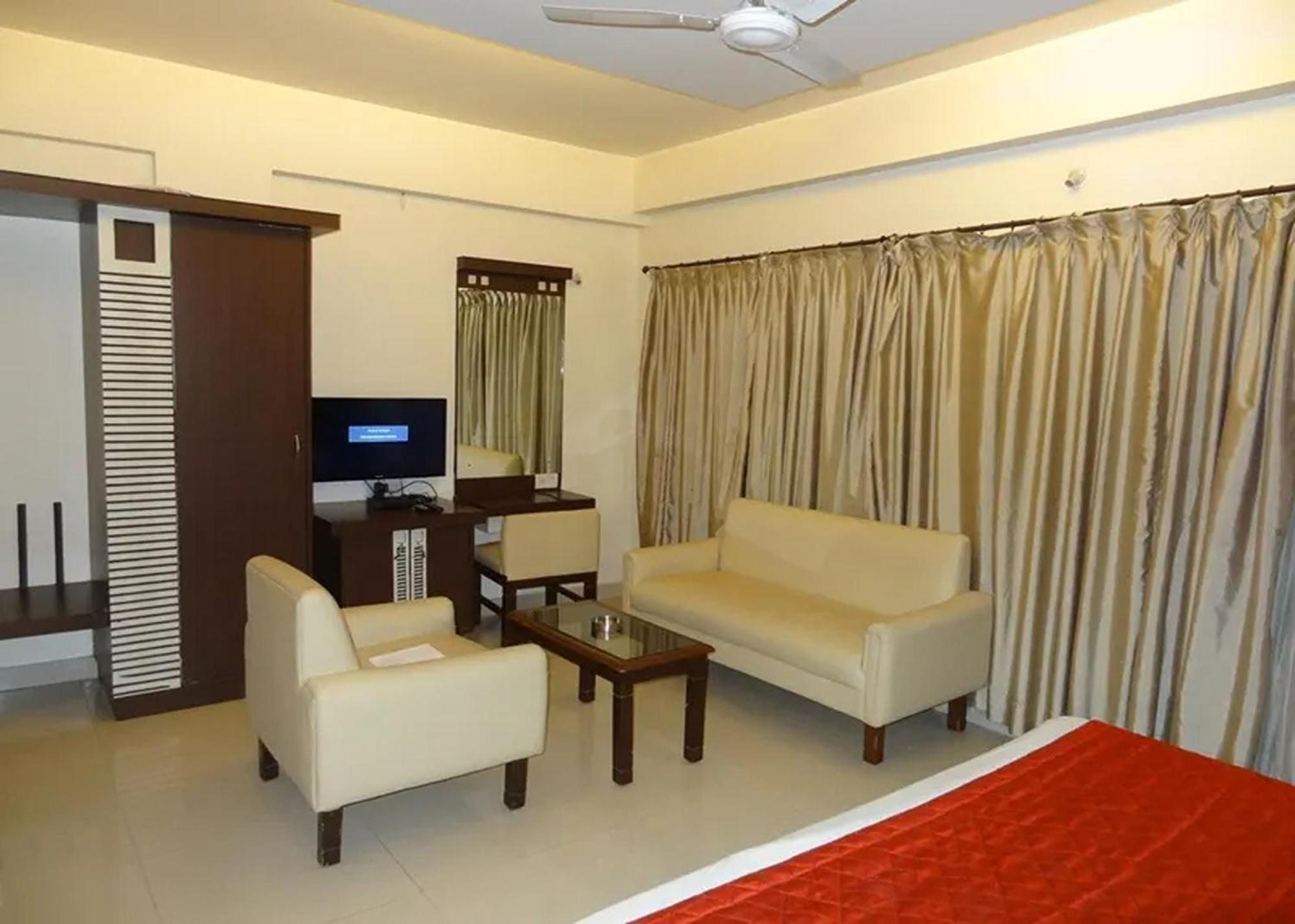 Golden Residency, Gandhi Nagar Bangalore Exterior photo